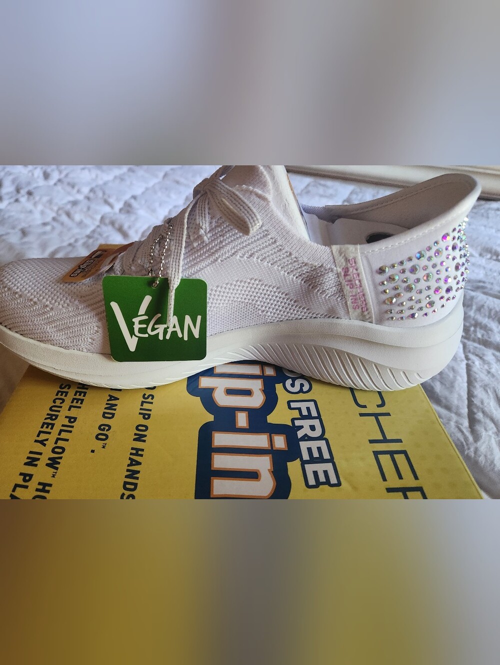 NWT Skechers Shinning Glitz Slip-ons